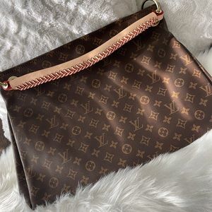 Louis Vuitton Artsy MM